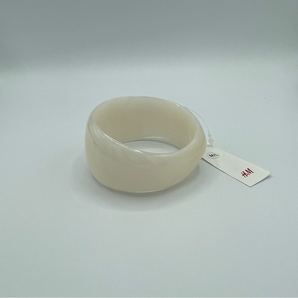 NWT H&M L/XL Ivory Lucite Bangle - Picture 7 of 8